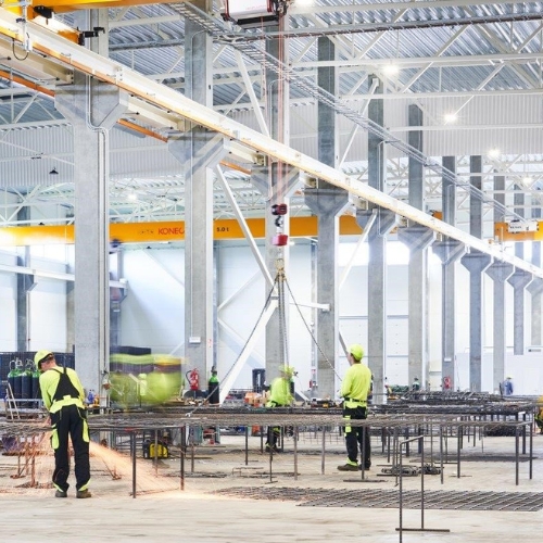 Dustproof and waterproof lights with high IP rating, intended for industrial spaces – production shops, factories, production plants and workshops.